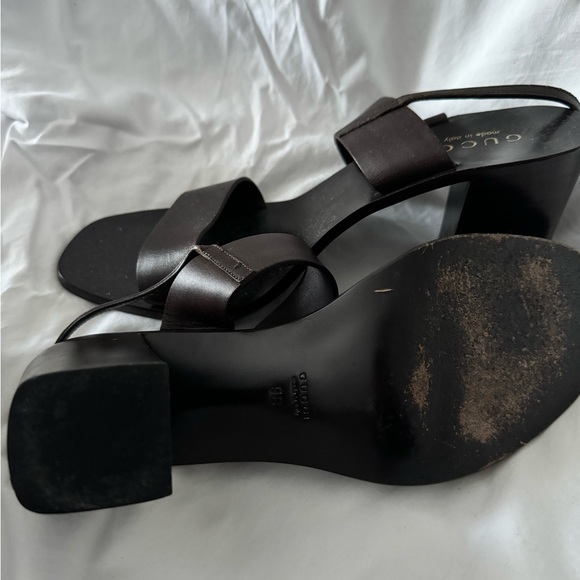 Gorgeous GUCCI brown leather sandals - Picture 3 of 5
